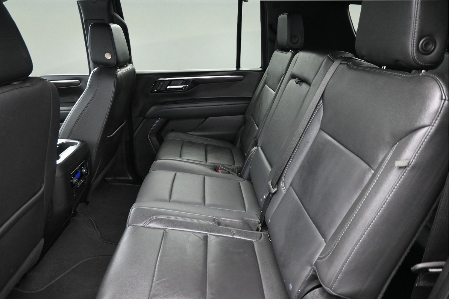 2025 Chevrolet Suburban LT