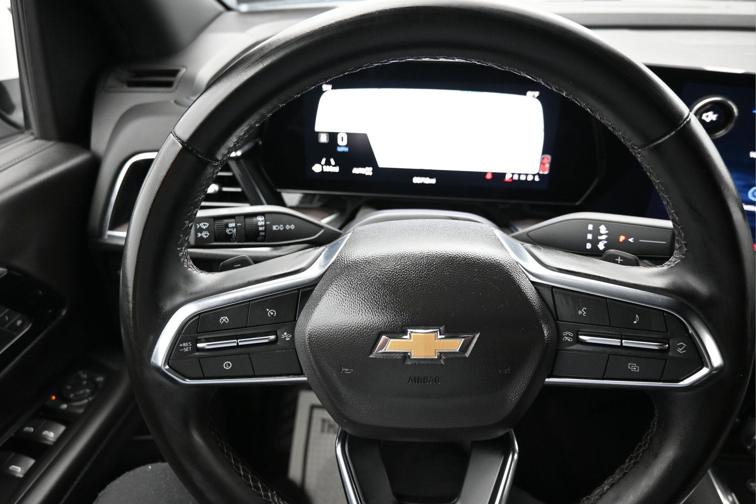 2025 Chevrolet Suburban LT