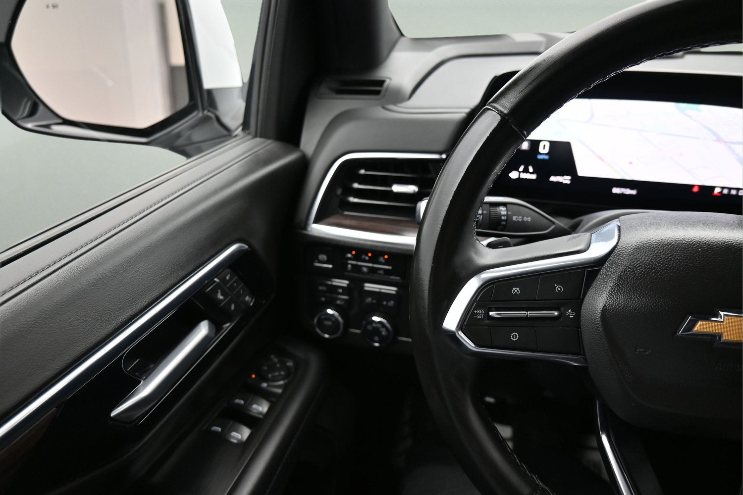 2025 Chevrolet Suburban LT