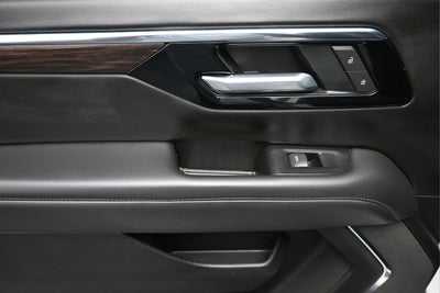 2025 Chevrolet Suburban LT