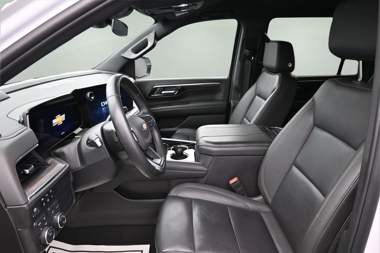 2025 Chevrolet Suburban LT