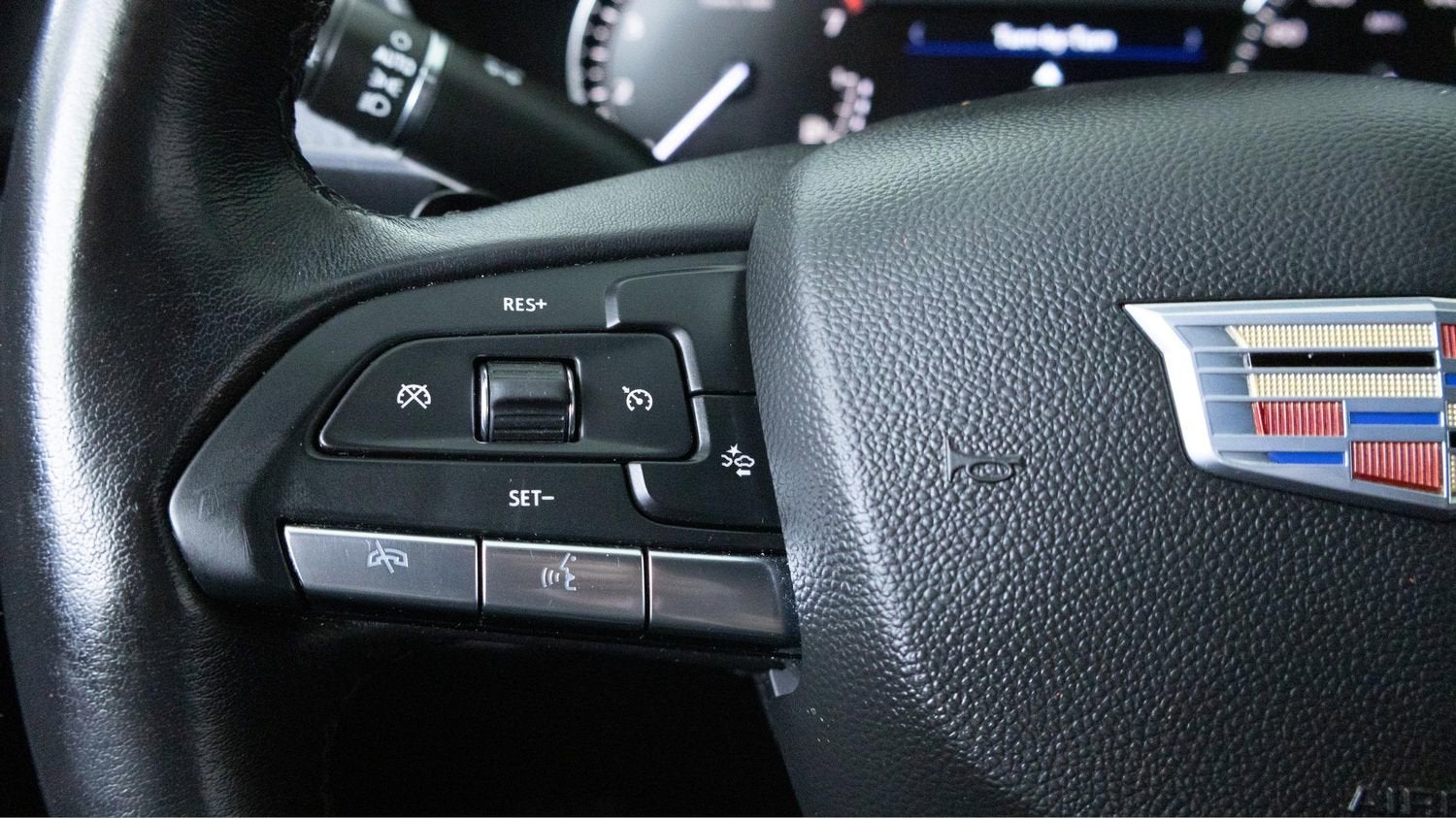 2022 Cadillac XT4 Premium Luxury