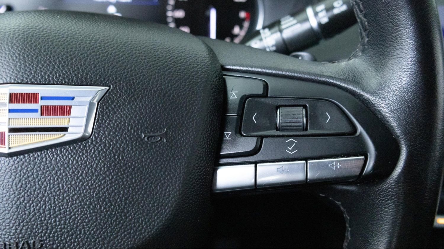 2022 Cadillac XT4 Premium Luxury