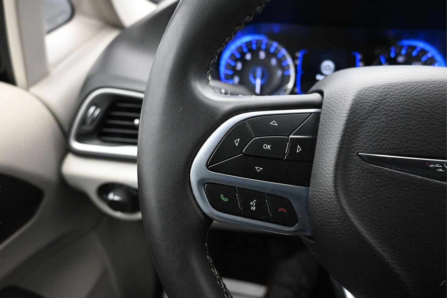 2022 Chrysler Voyager LX