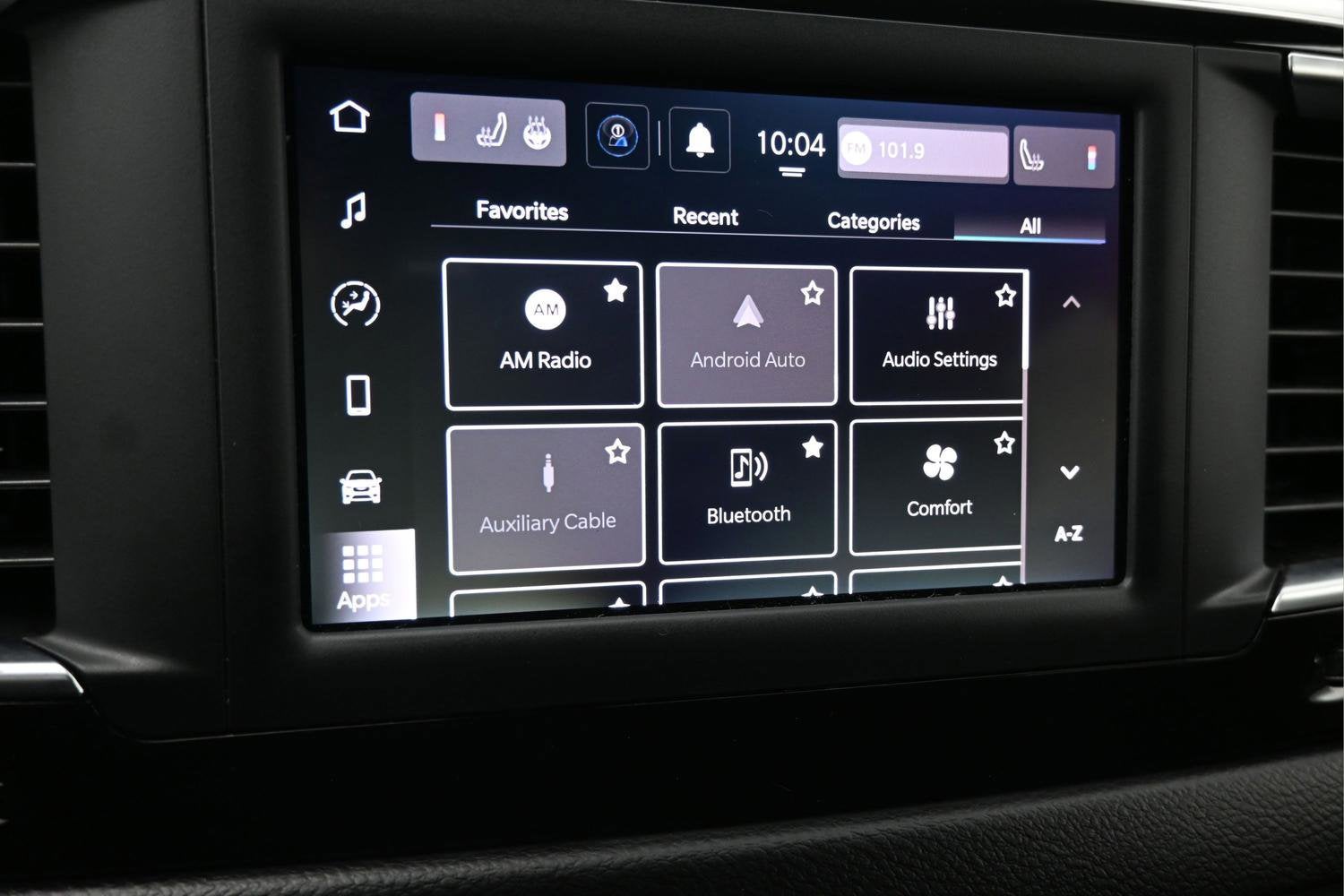 2022 Chrysler Voyager LX