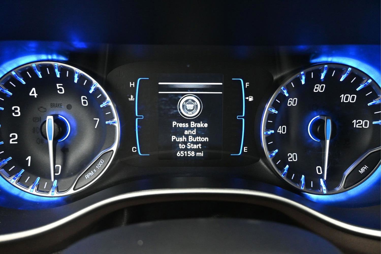 2022 Chrysler Voyager LX