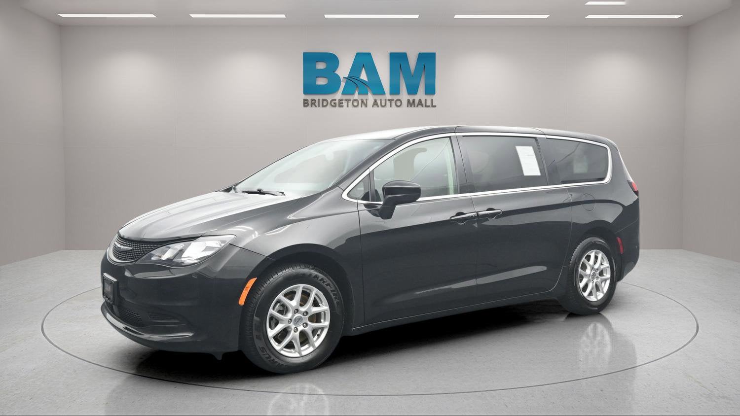 2022 Chrysler Voyager LX