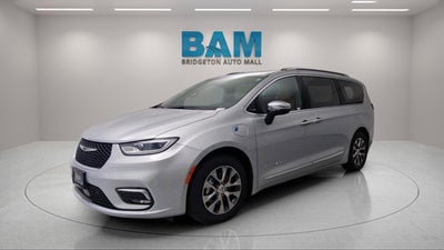 2023 Chrysler Pacifica Hybrid Pinnacle