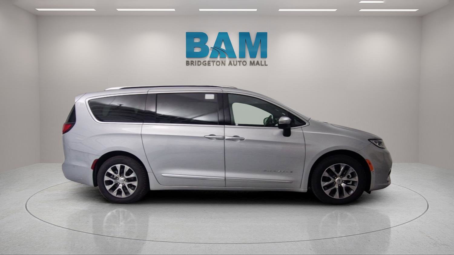 2023 Chrysler Pacifica Hybrid Pinnacle