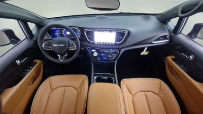 2023 Chrysler Pacifica Hybrid Pinnacle