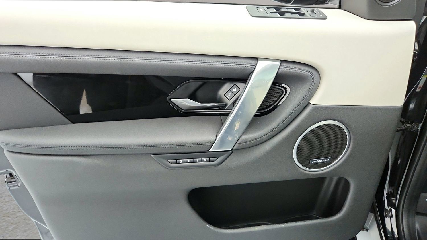 2023 Land Rover Discovery Sport SE
