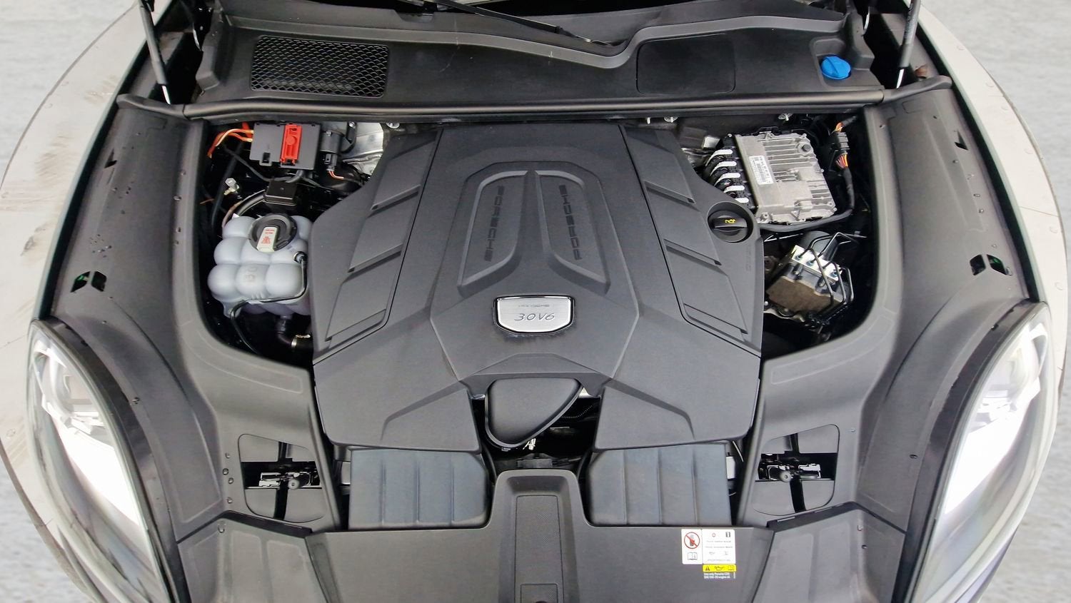 2023 Porsche Cayenne NA